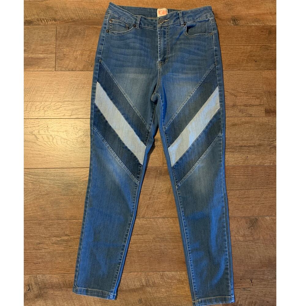 GB DILLARDS LIGHT WASH BLUE JEANS GEOMETRIC DESIGN SKINNY ANKLE JUNIOR 7